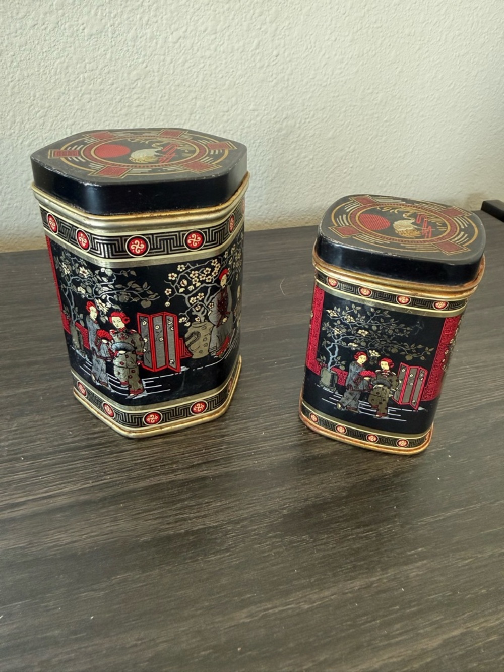 Set of 2 vintage Asian nesting tin spiced‎ tea canisters
